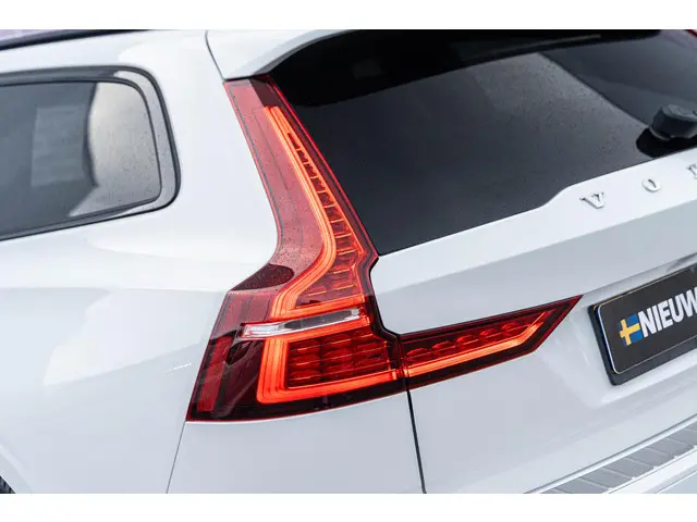 Volvo V60 2.0 B4 R-Design 2020 Benzine 11