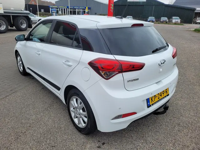 Hyundai i20 1.0 T-GDI Go! 2016 2016 Benzine 4