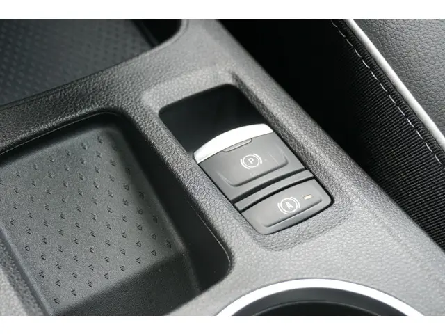 Mitsubishi ASX 1.8 HEV AT Instyle 2025 Hybride Benzine 35