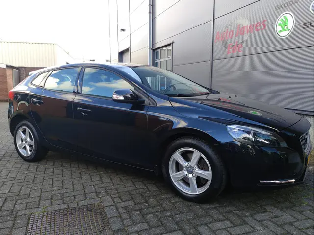 Volvo V40 1.6 T2 Kinetic 2015 Benzine 11