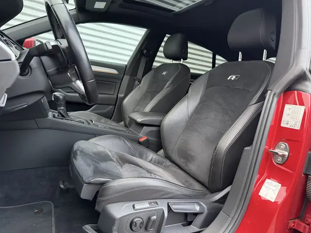 Volkswagen Arteon 2.0 TSI Business R 2018 Benzine 4