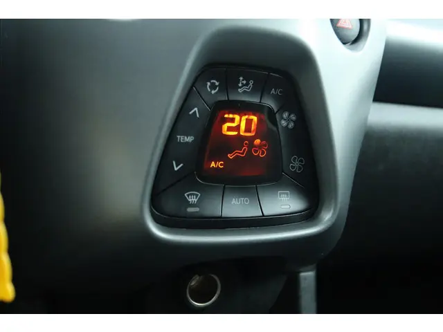 Toyota Aygo 1.0 VVT-I X-CITE 2019 Benzine 27