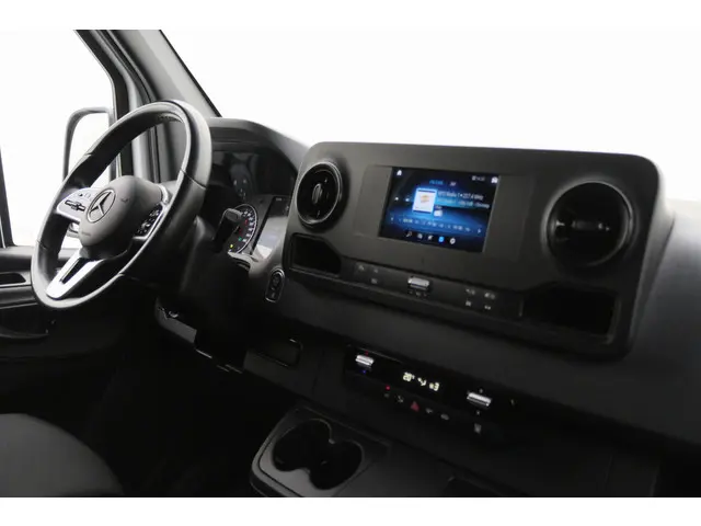 Mercedes-Benz Sprinter 317 CDI Aut. L2H2 2022 Diesel 2