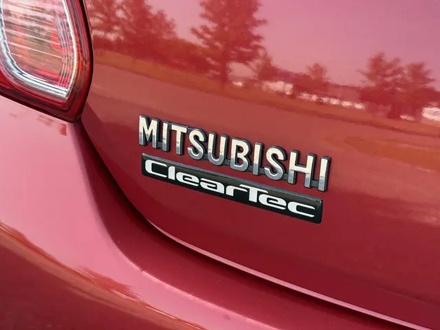 Mitsubishi Space Star 1.0 Intense 2013 Benzine 23