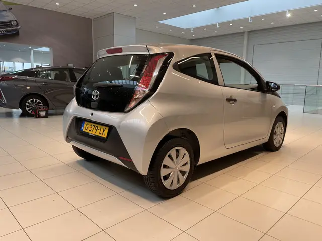 Toyota Aygo 1.0 VVT-i x-now 2016 Benzine 3
