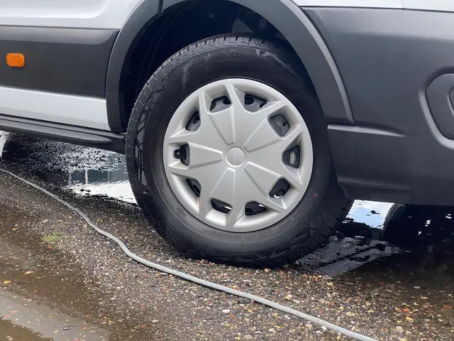 Ford Transit 350 2.0 TDCI L4H1 Trend RWD 2024 Diesel 2