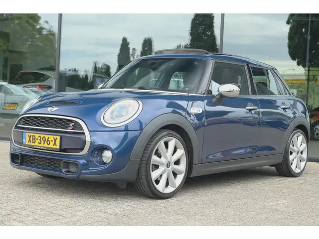 MINI Cooper S 2.0 CHILI SERIOUS BUSINESS 2015 Benzine