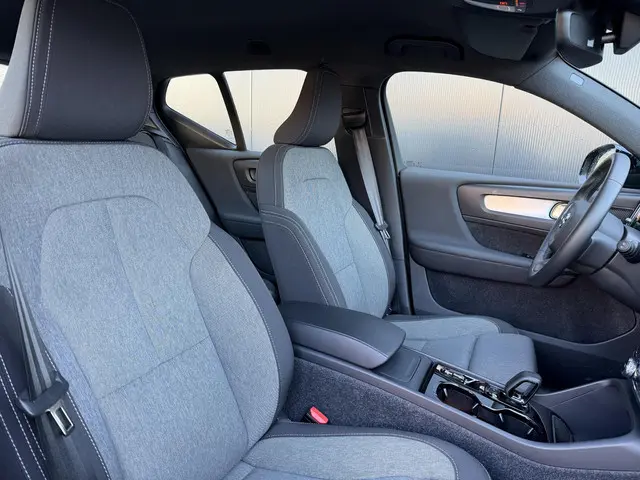 Volvo XC40 2.0 B4 Plus Dark 2025 Benzine 6