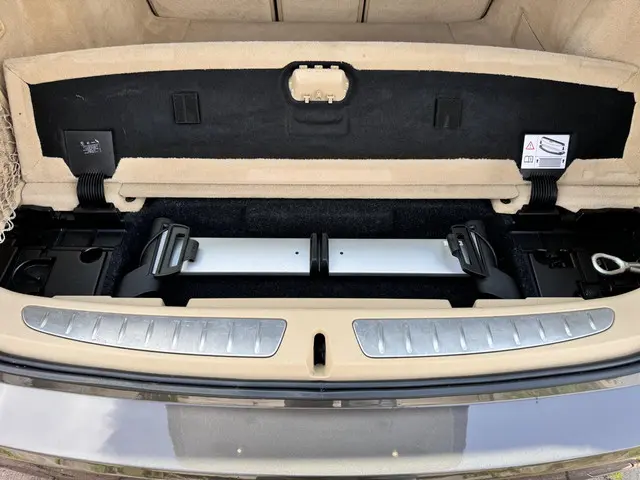 BMW 3 Serie Touring 328i High Executive 2014 Benzine 36