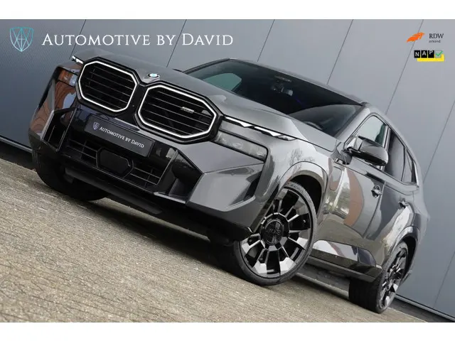 BMW XM PHEV 4.4 V8 653 pk 30 kWh 2023 Hybride Benzine 86