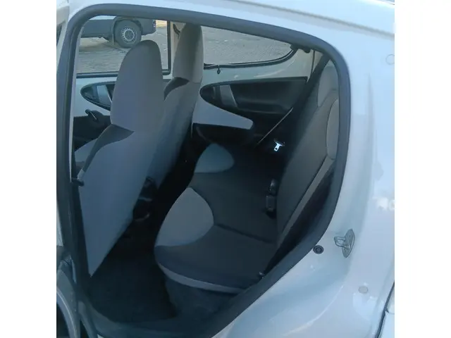 Peugeot 107 1.0 Access Accent 2012 Benzine 11