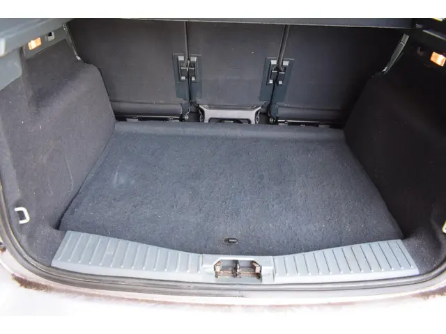Ford C-MAX 1.6 Titanium 2013 Benzine 14