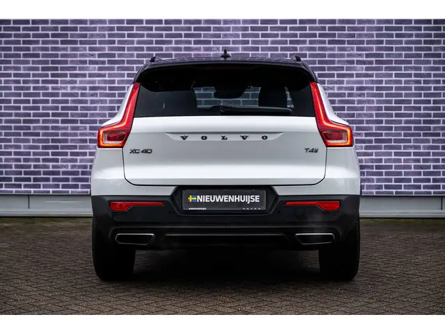 Volvo XC40 2.0 T4 R-Design 2019 Benzine 10