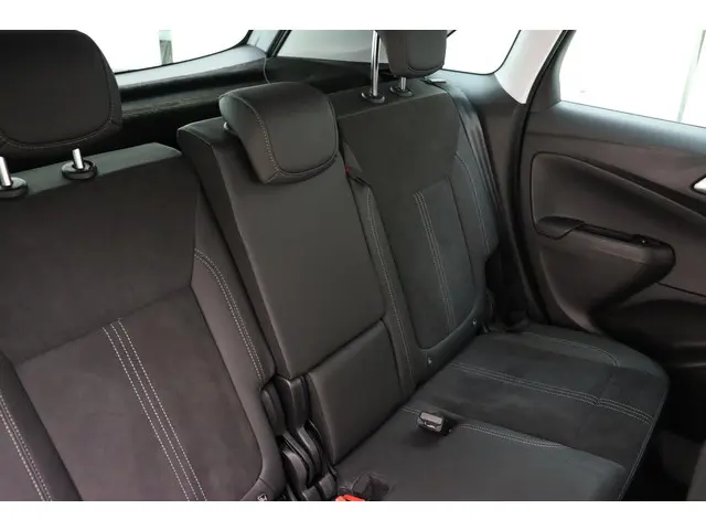 Opel Crossland 1.2 Turbo Ultimate 2023 Benzine 17