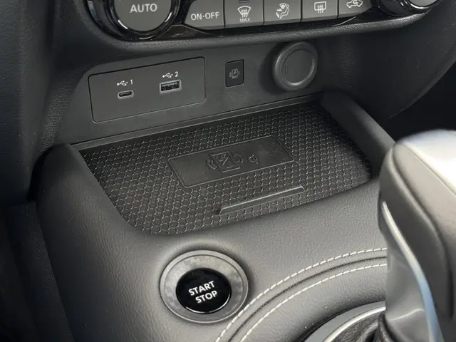 Nissan Juke 1.6 Hybrid Tekna 2026 Hybride Benzine 24