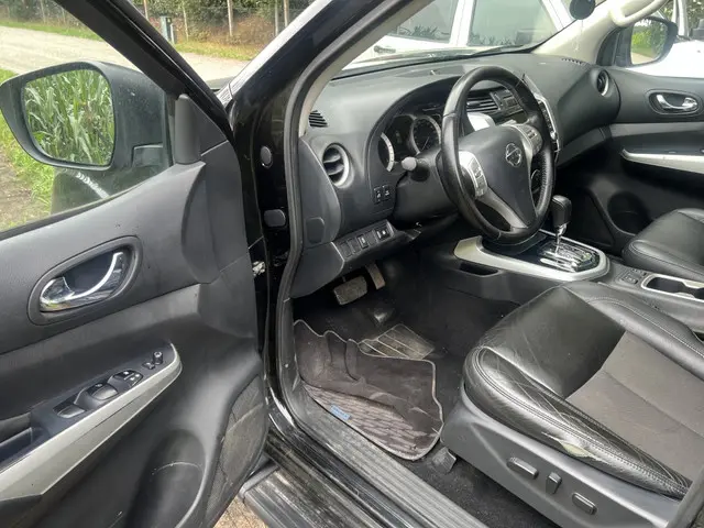 Nissan Navara 23D-N-guard 2021 Diesel 11