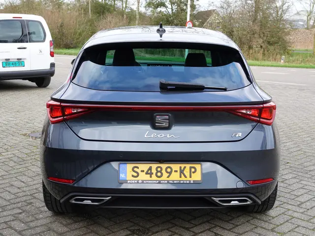 SEAT Leon 1.5 eTSI FR 150PK 2023 Hybride Benzine 8