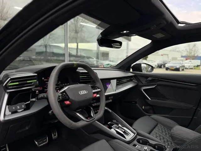 Audi RS3 2.5 TFSI RS 3 quattro 2025 Benzine 17