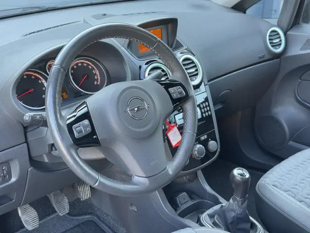 Opel Corsa 1.2 EcoFlex Cosmo LPG 2014 LPG/Gas 25