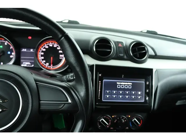 Suzuki Swift 1.2 Select 2018 Benzine 19
