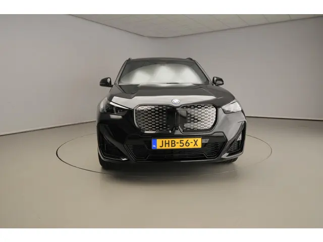 BMW iX1 eDrive20 2025 Elektrisch 5