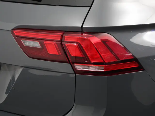 Volkswagen Tiguan 1.5 TSI DSG 150pk Life 2021 Benzine 28