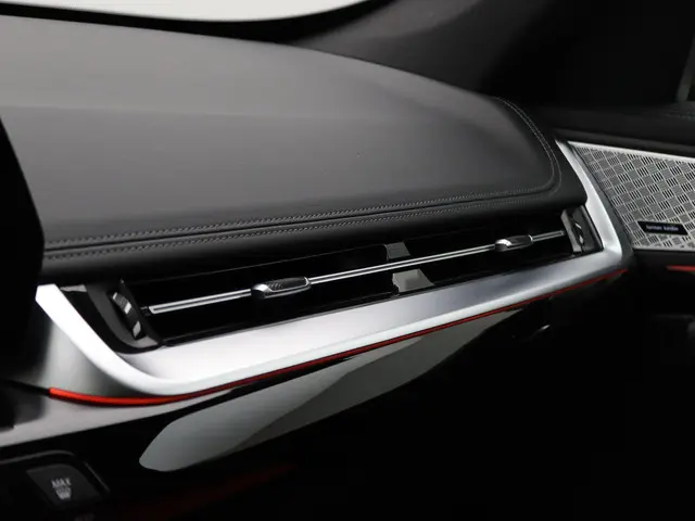 BMW X1 xDrive25e 2023 Hybride Benzine 16