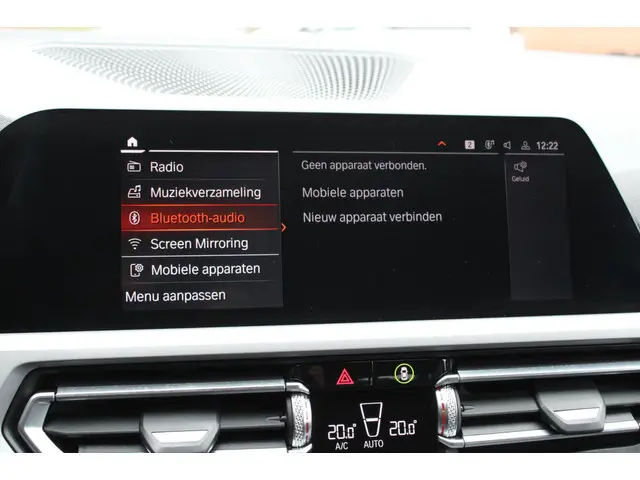 BMW 3 Serie 320i Executive Edition 2020 Benzine 16