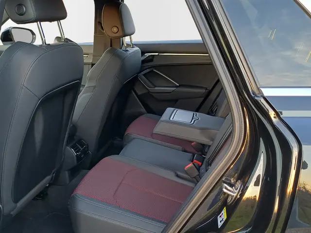 Audi Q3 35 TFSI S edition 2021 Hybride Benzine 28