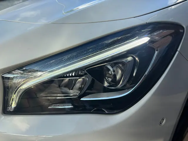 Mercedes-Benz CLA 180 AMG EDITION PANO NAP 2017 Benzine 11