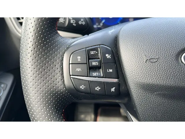 Ford Kuga 2.5 PHEV ST-Line 2023 Hybride Benzine 8