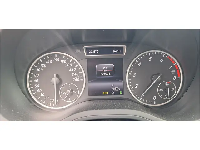 Mercedes-Benz B-Klasse 200 2014 Benzine 12