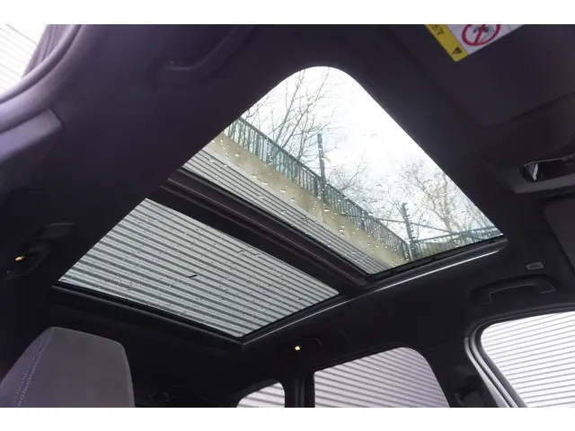 BMW X1 xDrive25e 2025 Hybride Benzine 6