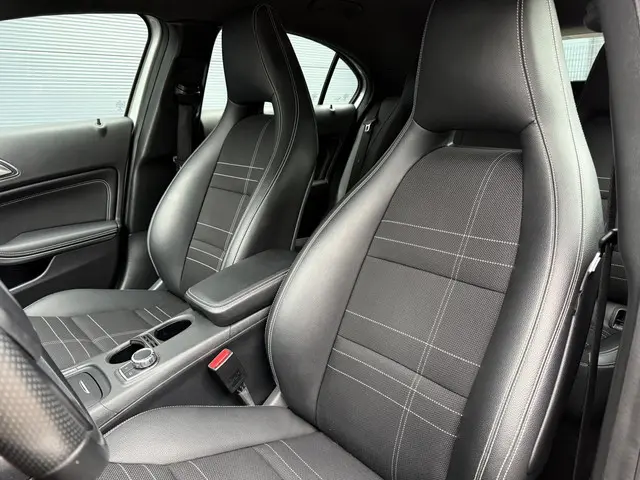 Mercedes-Benz A-Klasse 180 Ambition 2015 Benzine 9