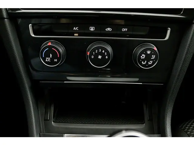 Volkswagen Golf 1.0 TSI Life antraciet 2020 Benzine 23