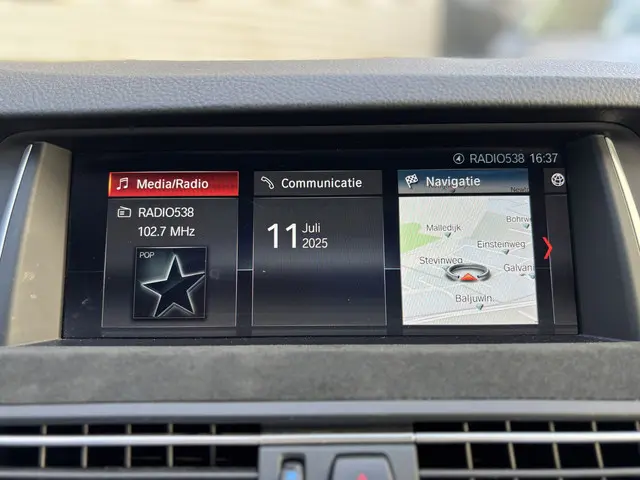 BMW 5 Serie Touring 520i High Executive 2016 Benzine 19