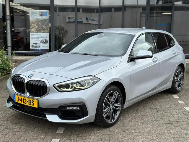 BMW 1 Serie 118i Executive Edition 2020 Benzine 11