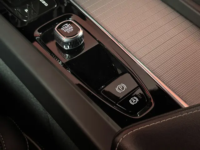 Volvo V60 2.0 B4 R-Design 2022 Hybride Benzine 48