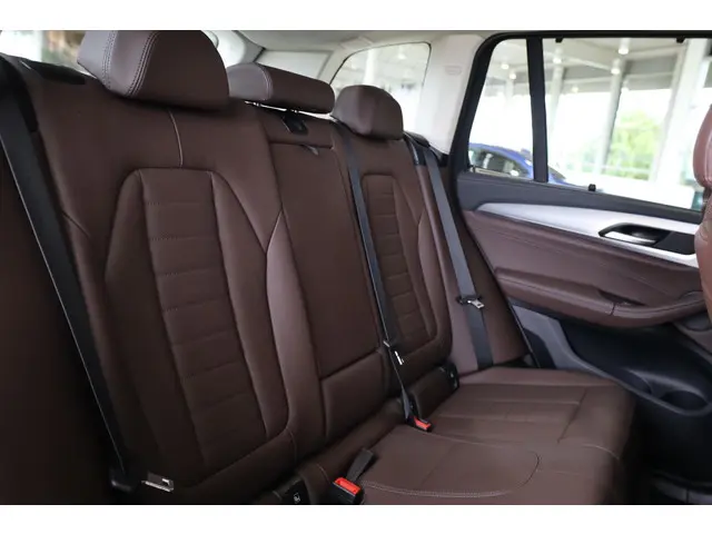 BMW X3 xDrive30e 2023 Hybride Benzine 10