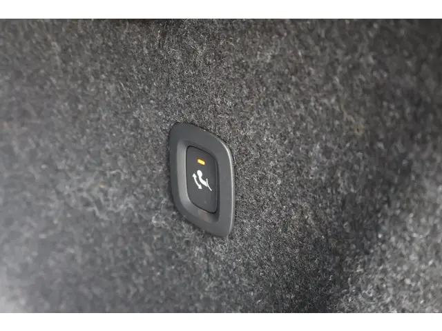 Volvo XC40 T5 Recharge R-Design 2021 Hybride Benzine 32