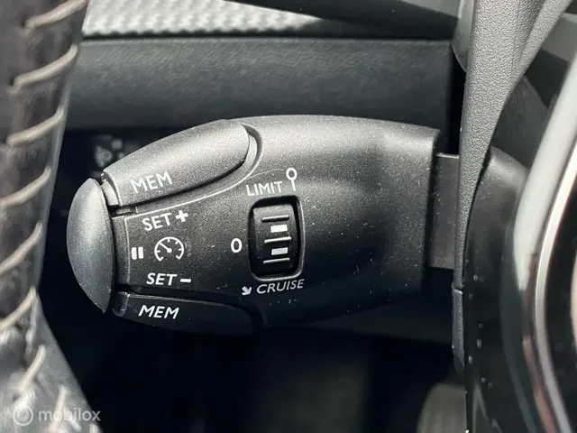 Peugeot 208 1.2 PureTech Active Bjr.2020 2020 Benzine 15