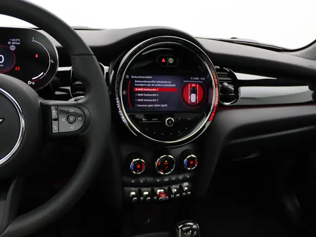 MINI 3-Deurs Cooper 2024 Benzine 16
