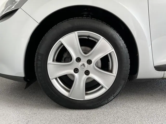 Renault Clio 0.9 TCe ECO Collection 2013 Benzine 31