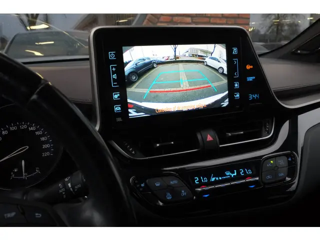 Toyota C-HR 1.8 Hybrid Executive 2019 Hybride Benzine 10