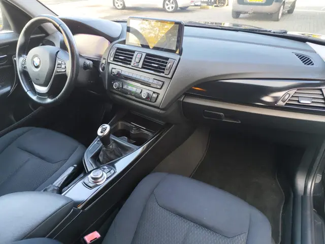 BMW 1 Serie 114i EDE Executive 2014 Benzine 13