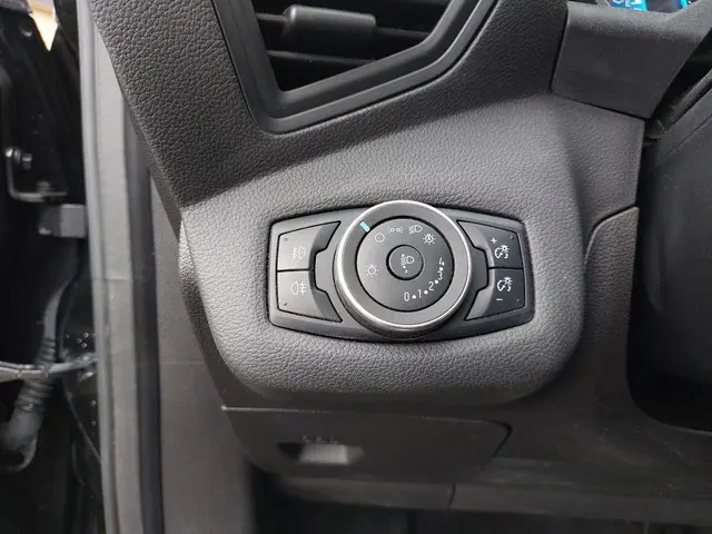 Ford C-MAX 2.0 Hybrid Titanium+ 2015 Hybride Benzine 23