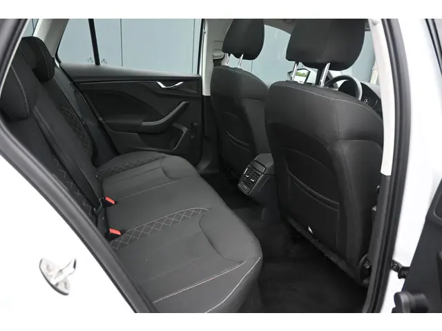 Škoda Kamiq 1.0 TSI Ambition 2021 Benzine 24
