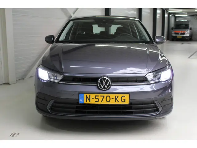 Volkswagen Polo 1.0 TSI Life 2021 Benzine 8