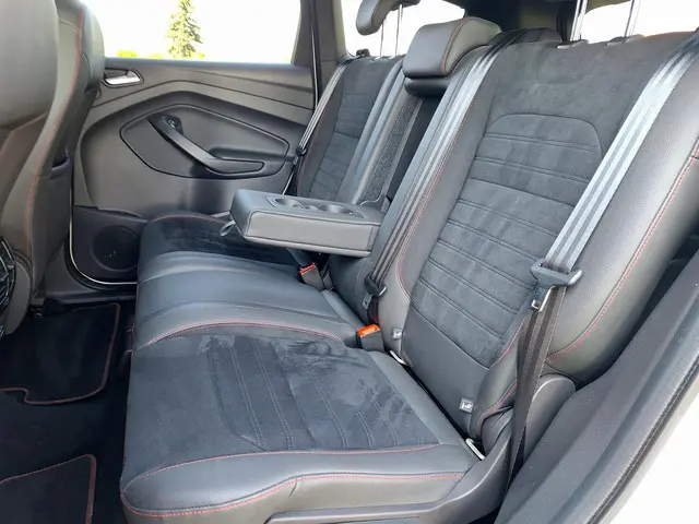 Ford Kuga 1.5 ST Line X-Pack 2019 Benzine 35