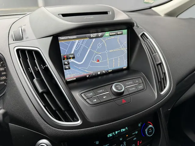 Ford C-MAX 1.5 Titanium 2015 Benzine 33